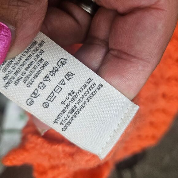 Free People Crashing Waves Chunky Knit Pullover V Neck Sweater in Red Orange - Picture 9 of 10